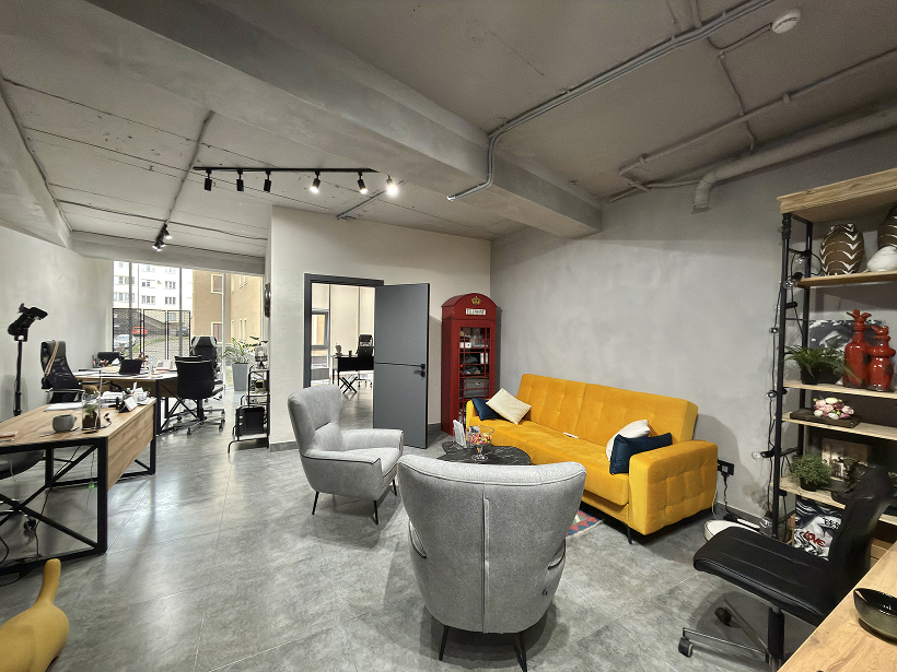 интерьер офиса Новостройки КМВ.jpg